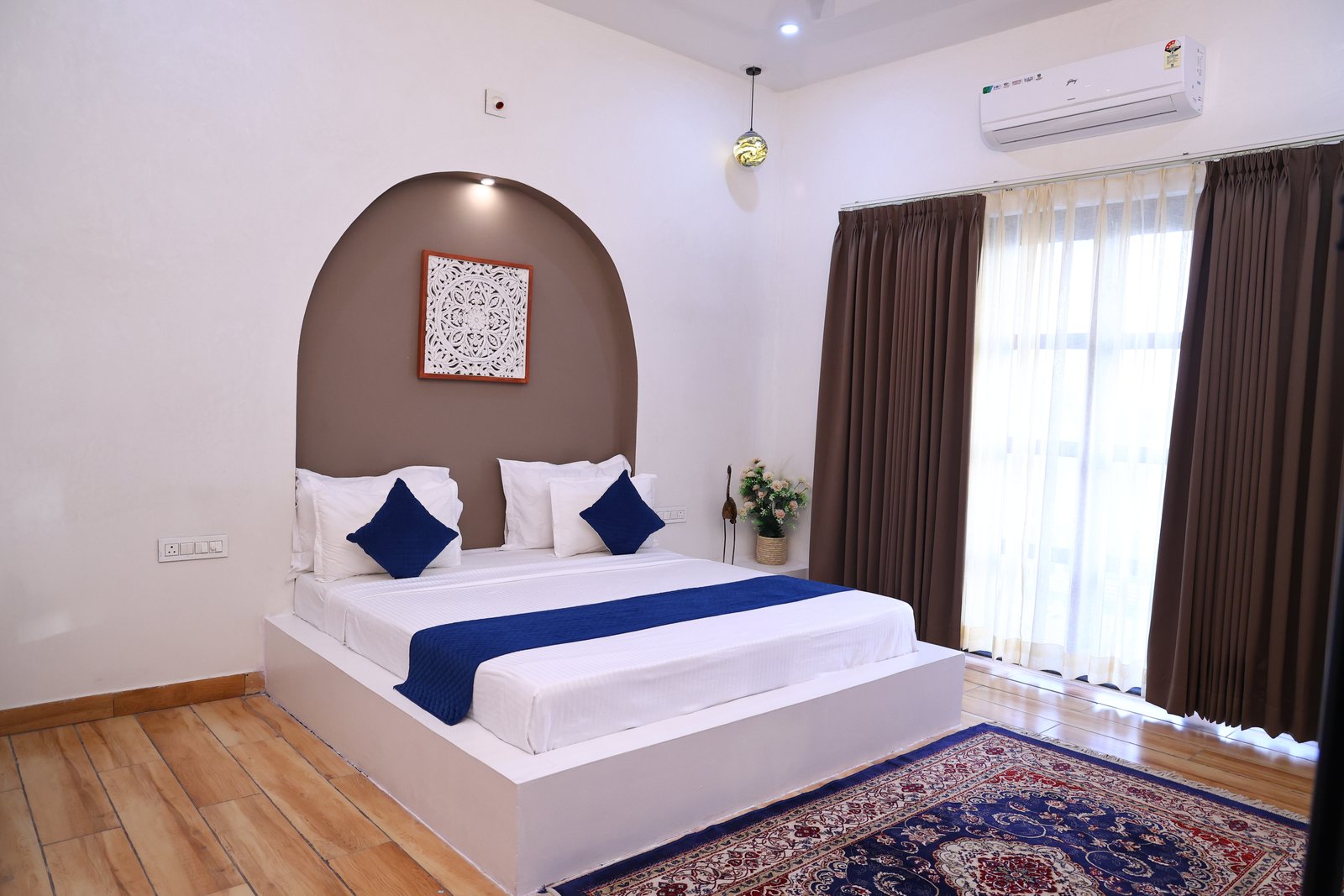 6BHK Villa Rental Booking Udaipur Rajasthan - Villa Booking for Groups from Chandigarh Kerala Goa